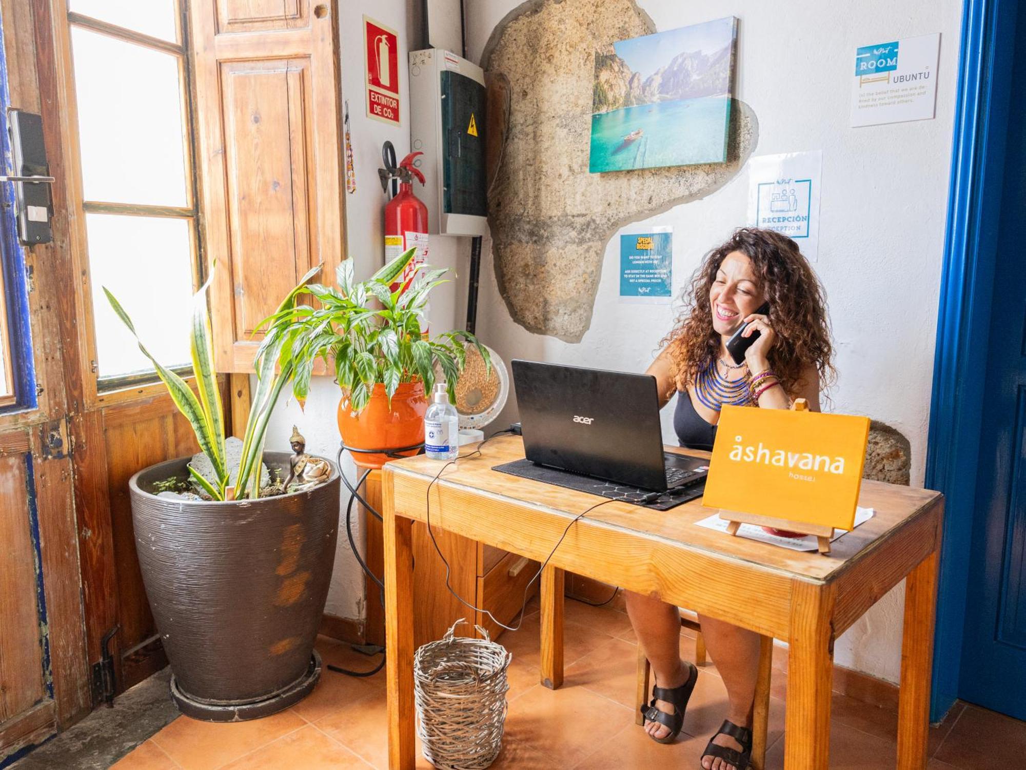 Ashavana Nest Hostel El Médano Buitenkant foto